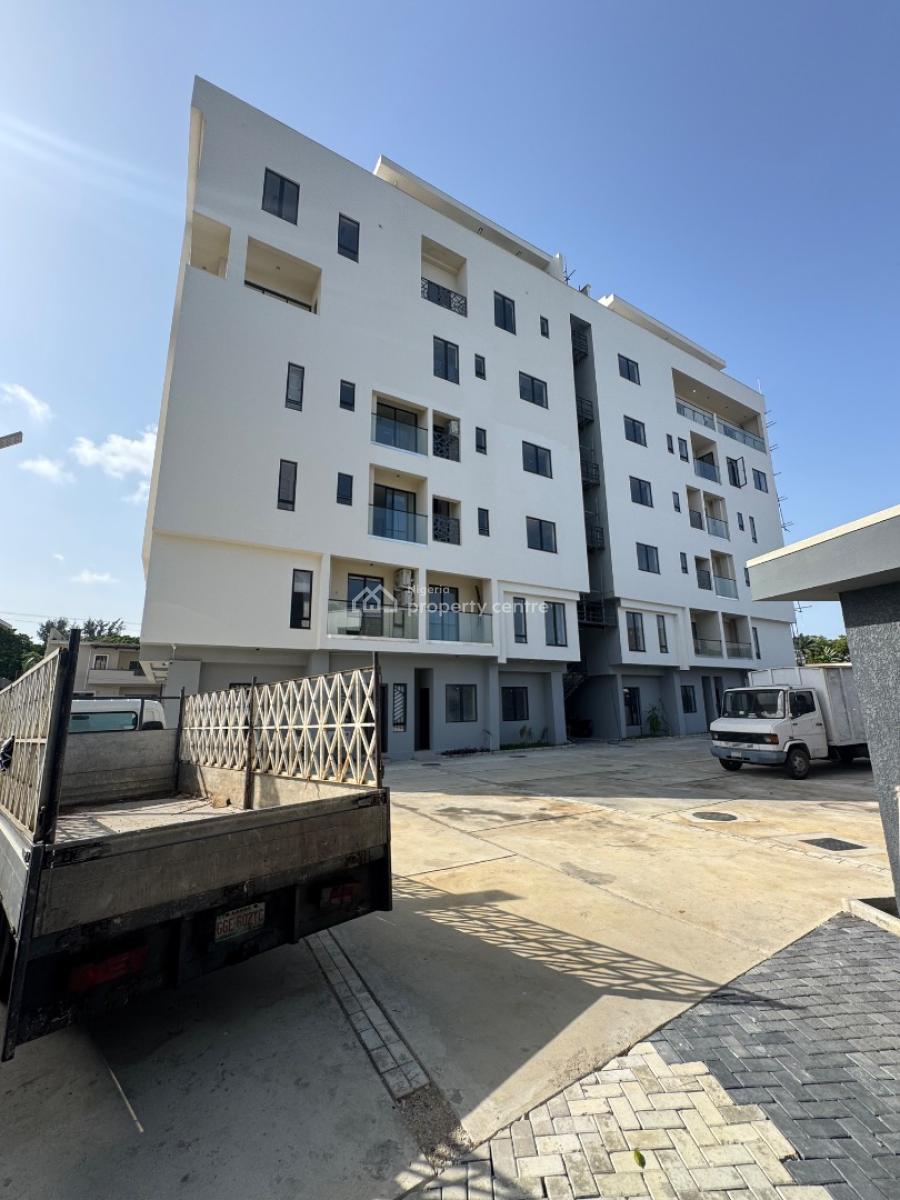 Inisde a 4 Bedroom Apartment in Ikoyi, Ikoyi, Lagos, Flat / Apartment for Sale