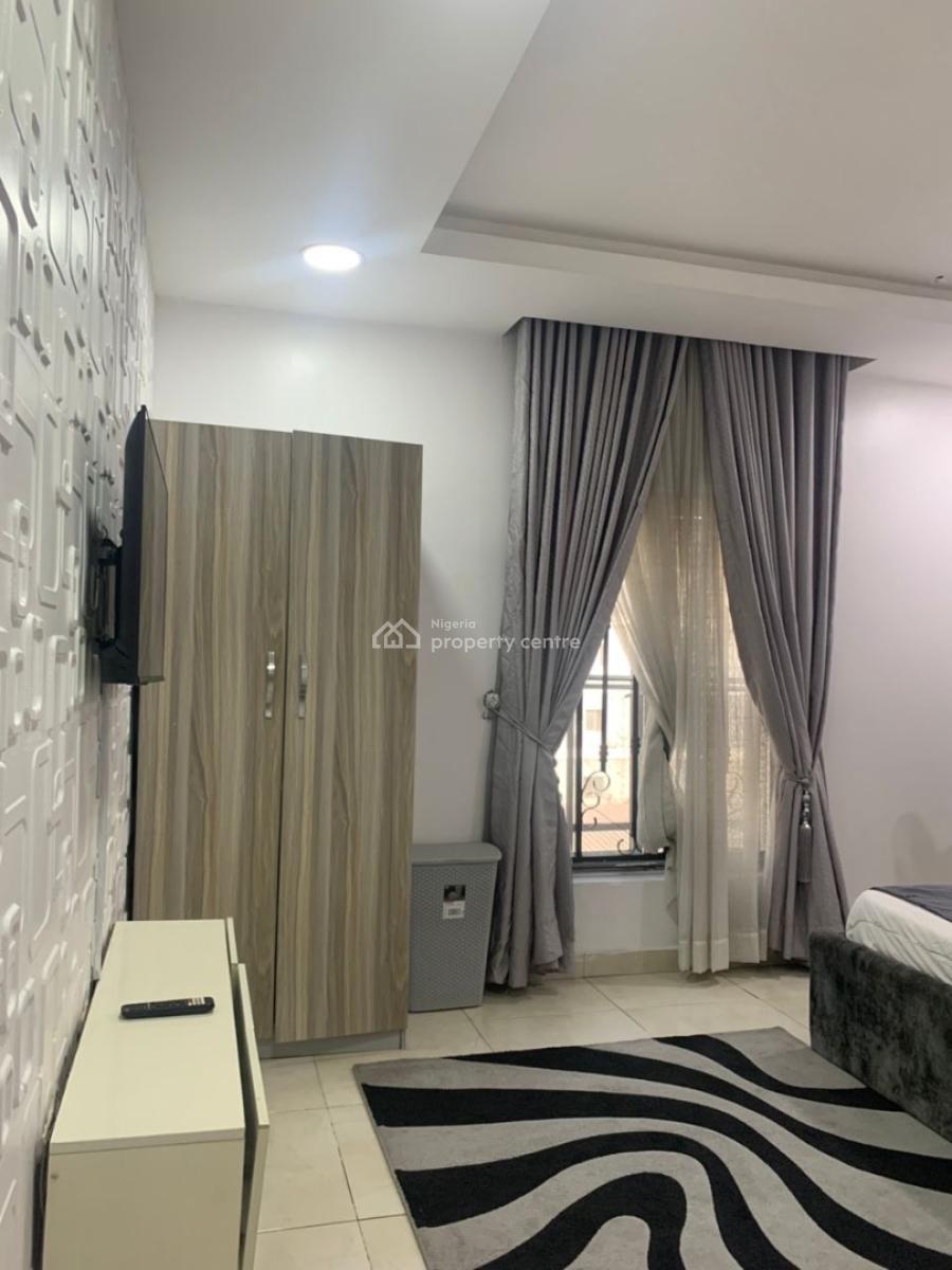 Unfurnished Or Furnished Mini Flat with a Swimming Pool, Lekki Phase 1, Lekki, Lagos, Mini Flat (room and Parlour) for Rent