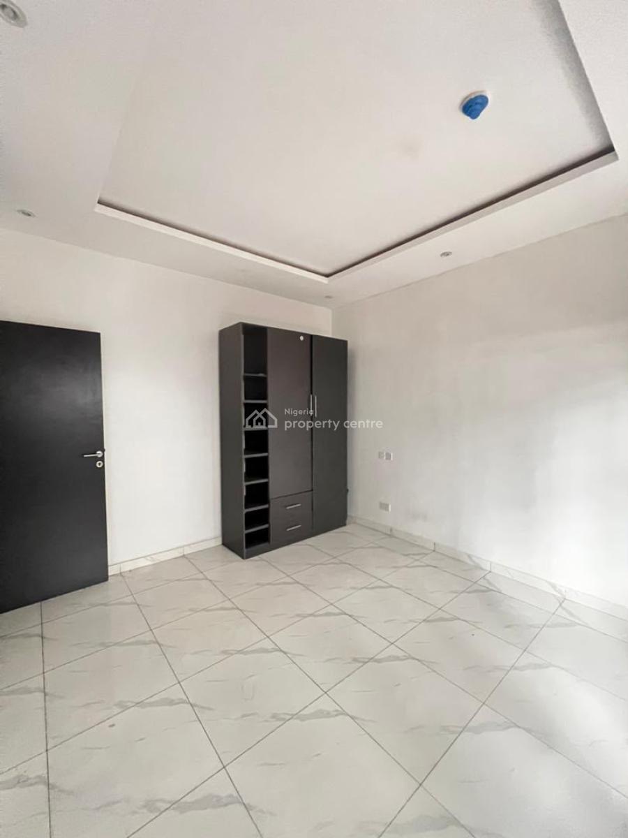 Contemporary 2 Bedroom Apartment with Swimming Pool & Elevator, Lekki, Lekki Phase 1, Lekki, Lagos, Flat / Apartment for Sale