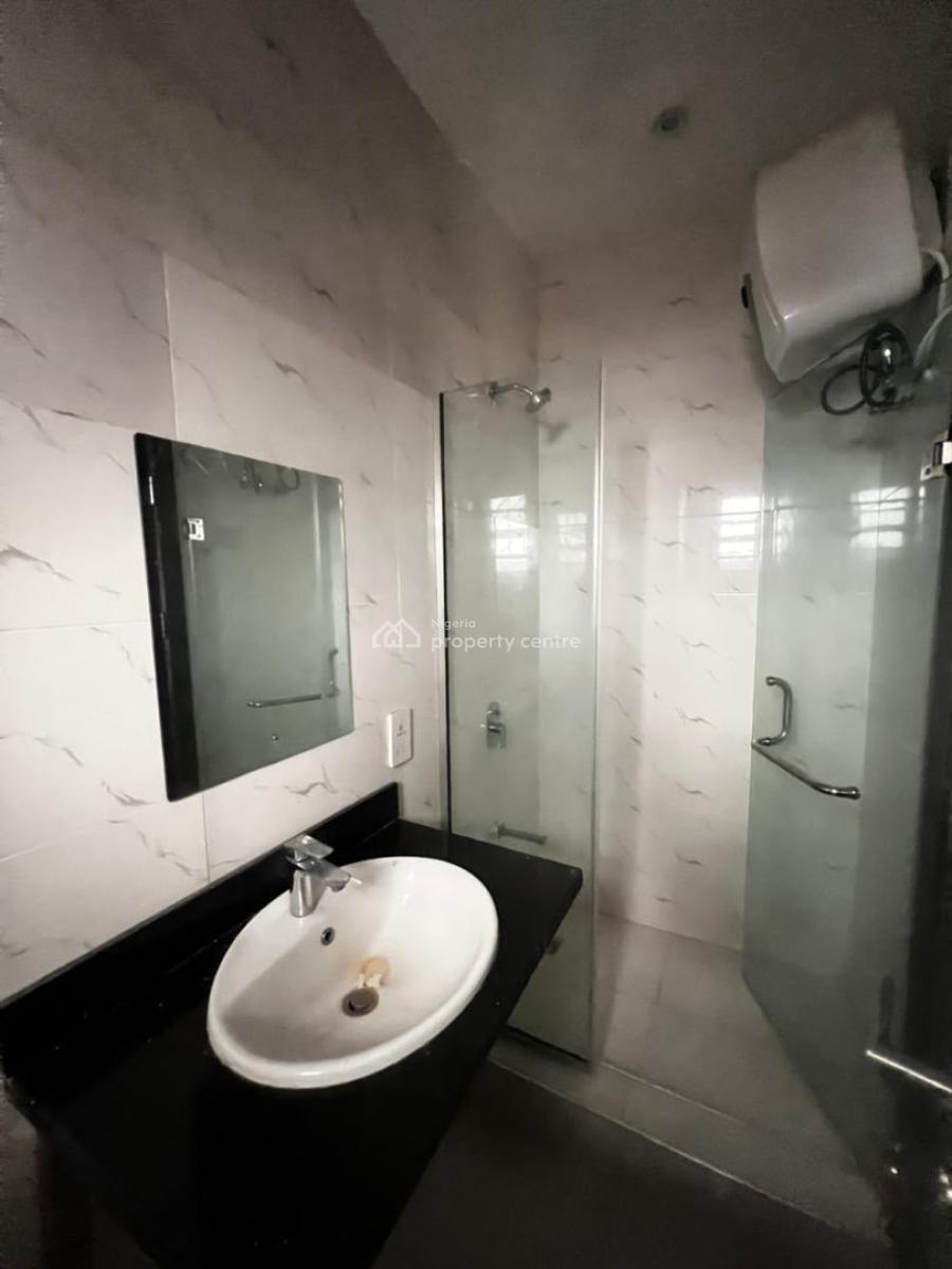 Contemporary 2 Bedroom Apartment with Swimming Pool & Elevator, Lekki, Lekki Phase 1, Lekki, Lagos, Flat / Apartment for Sale
