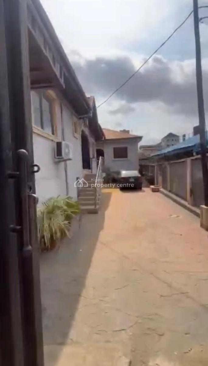 Land Measuring 600sqm Comprises of 1unit of 3bedroom and 2bed, Victoria Street Close to Emmanuel, Ojota, Lagos, Land for Sale