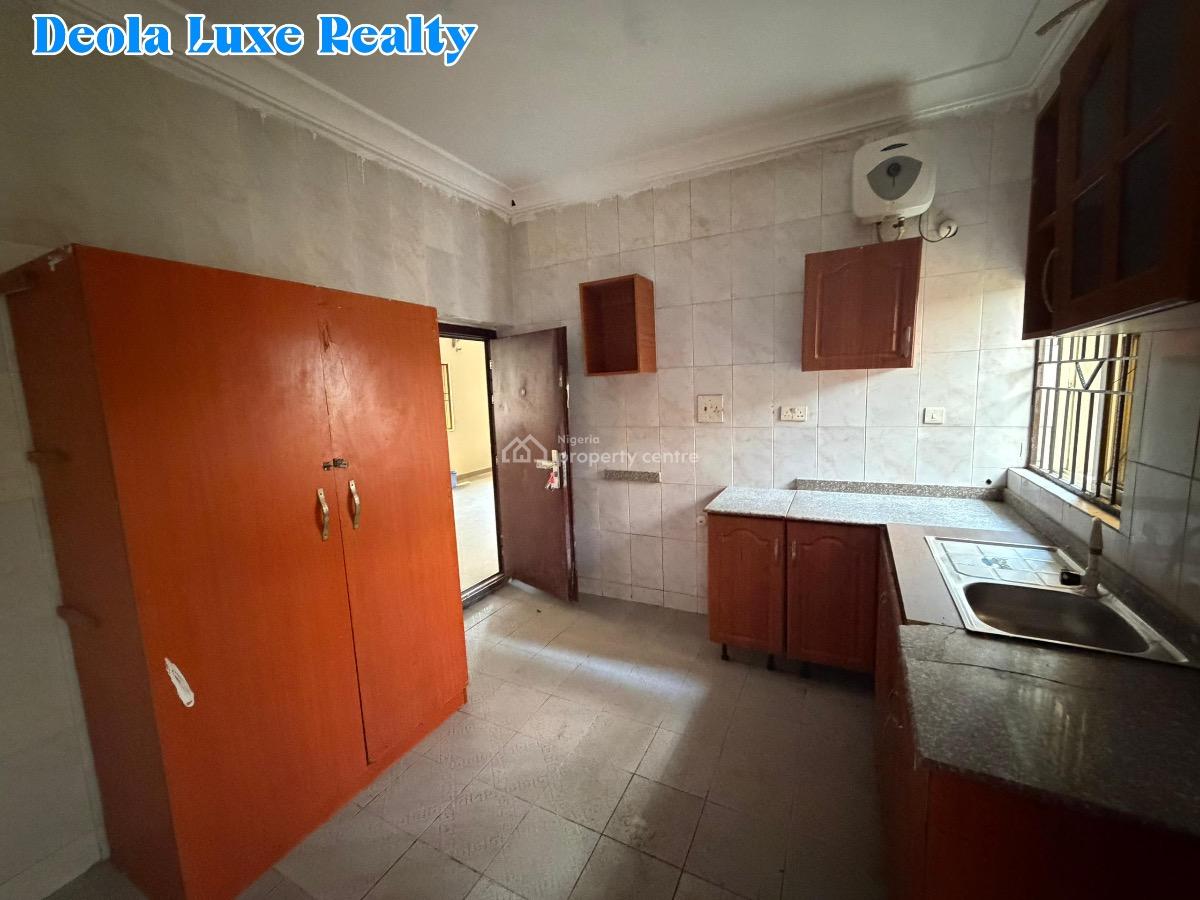 a Nice and Well Maintained 2 Bedrooms Apartment, By Emma Abimbola, Lekki Phase 1, Lekki, Lagos, Flat / Apartment for Rent