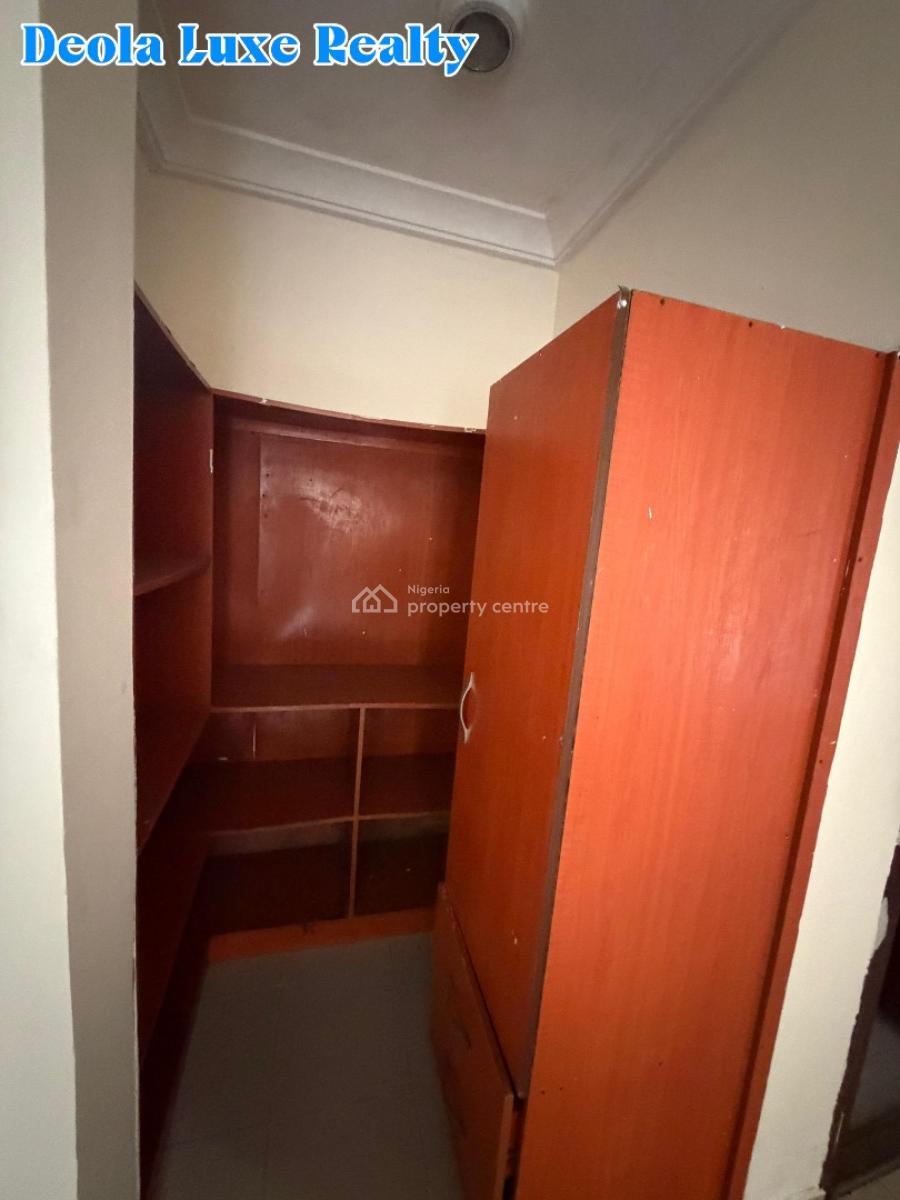 a Nice and Well Maintained 2 Bedrooms Apartment, By Emma Abimbola, Lekki Phase 1, Lekki, Lagos, Flat / Apartment for Rent