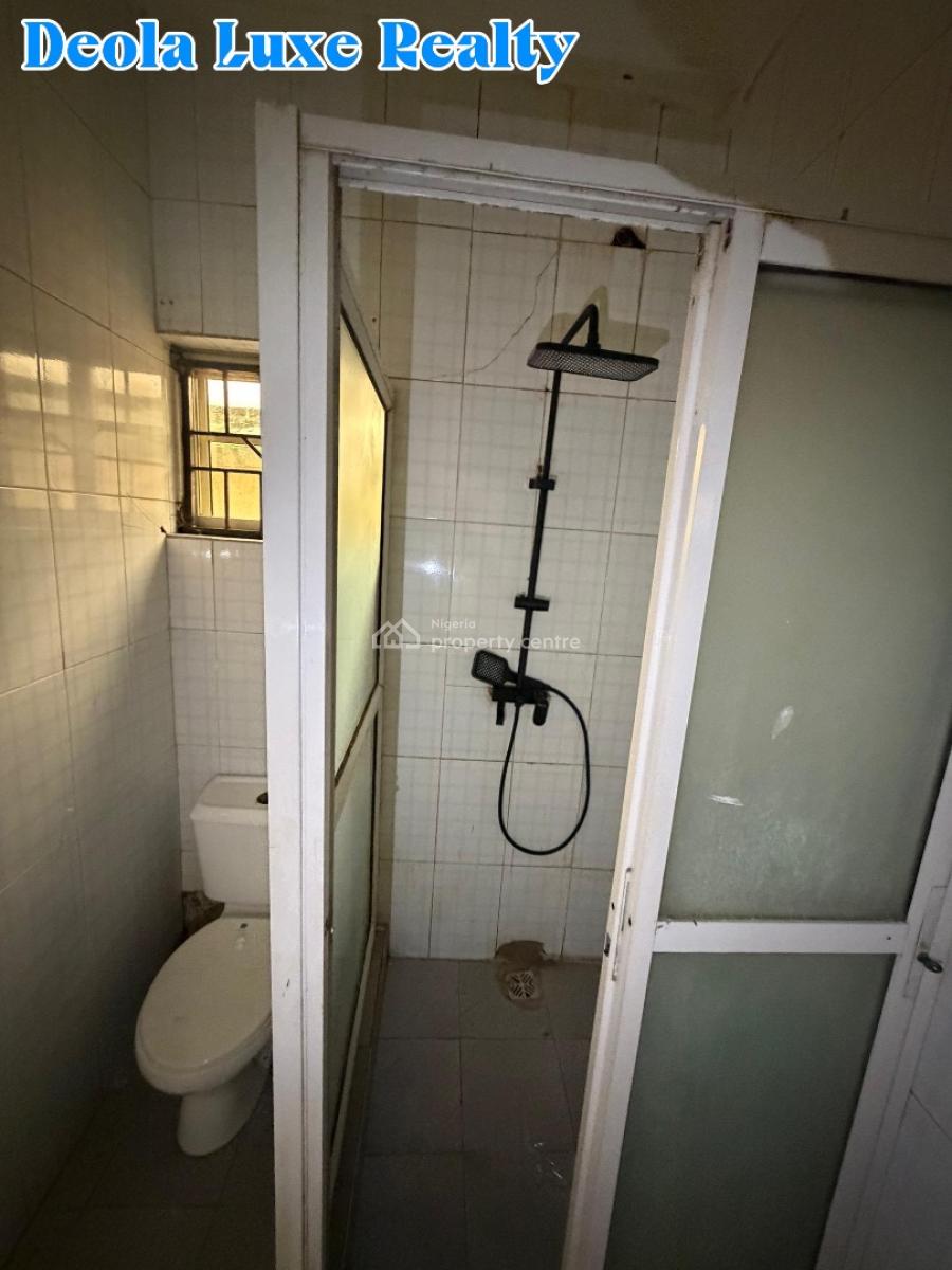 a Nice and Well Maintained 2 Bedrooms Apartment, By Emma Abimbola, Lekki Phase 1, Lekki, Lagos, Flat / Apartment for Rent