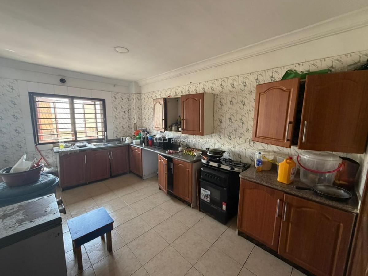 Spacious Room Upstairs with a Fitted Shared Kitchen, Lekki Phase 1, Lekki, Lagos, Self Contain (single Rooms) for Rent
