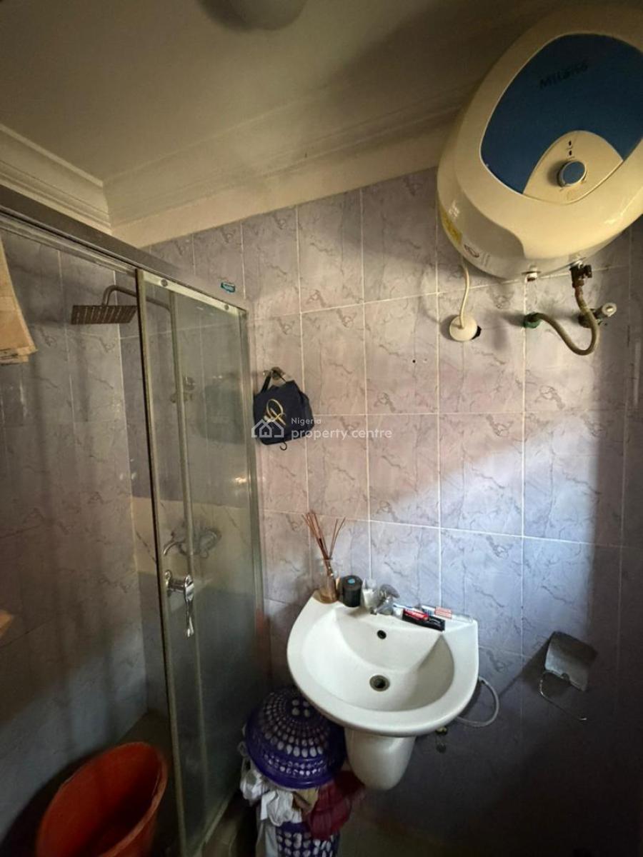 Spacious Room Upstairs with a Fitted Shared Kitchen, Lekki Phase 1, Lekki, Lagos, Self Contain (single Rooms) for Rent