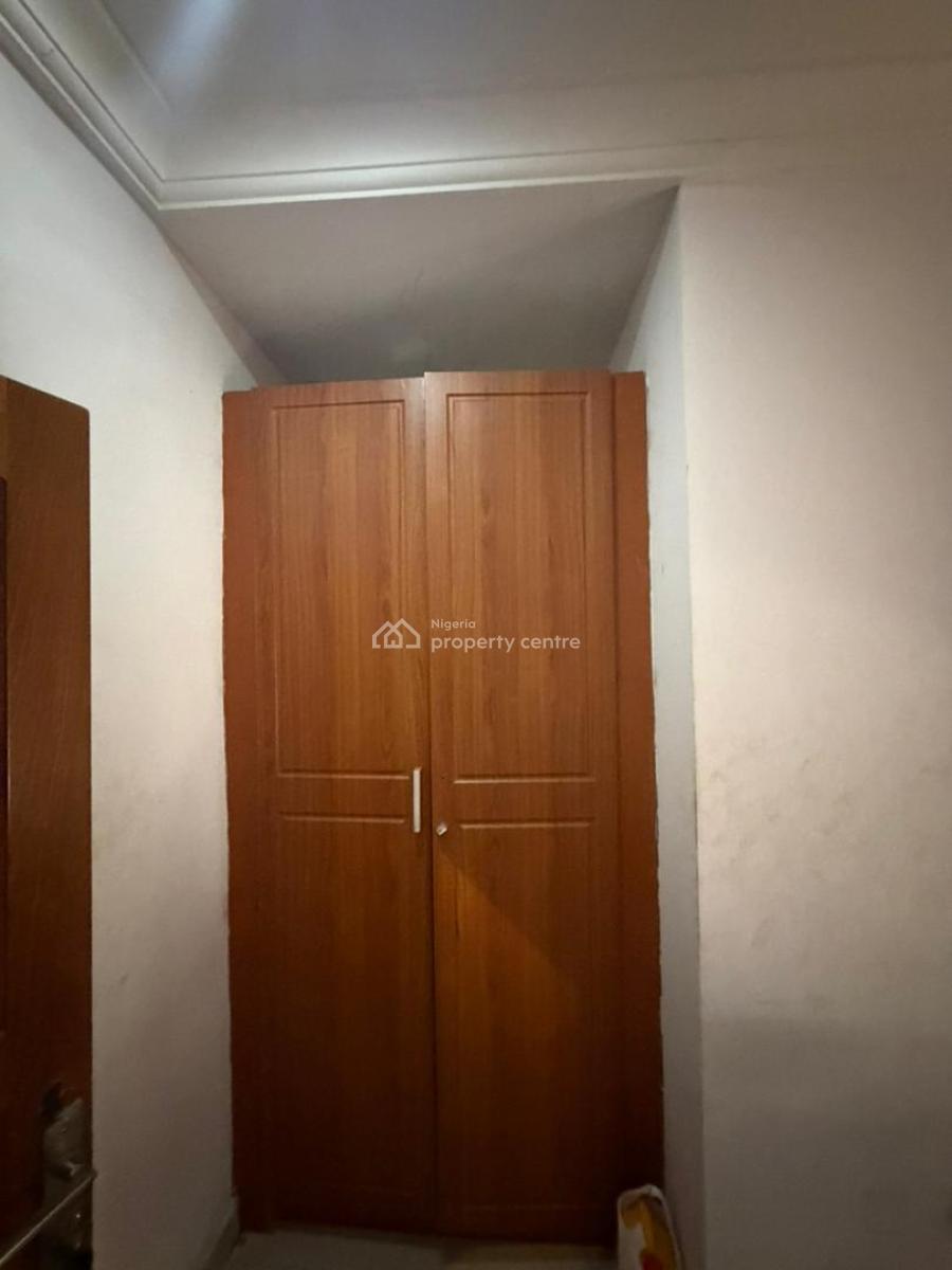Spacious Room Upstairs with a Fitted Shared Kitchen, Lekki Phase 1, Lekki, Lagos, Self Contain (single Rooms) for Rent