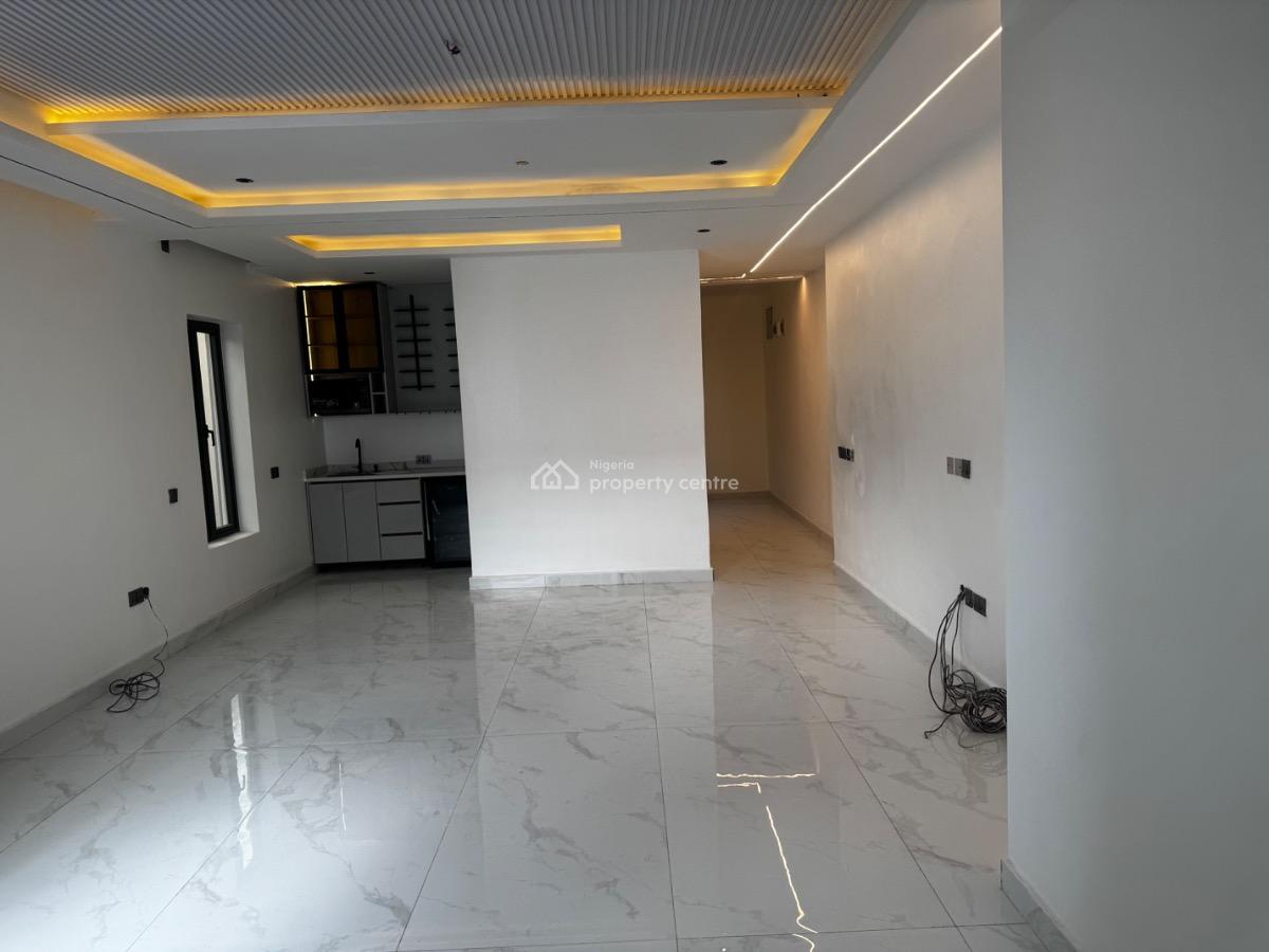 Experience Comfort, Style, and Functionality in This 5 Bedrooms Duple., Utako, Abuja, Terraced Duplex for Sale