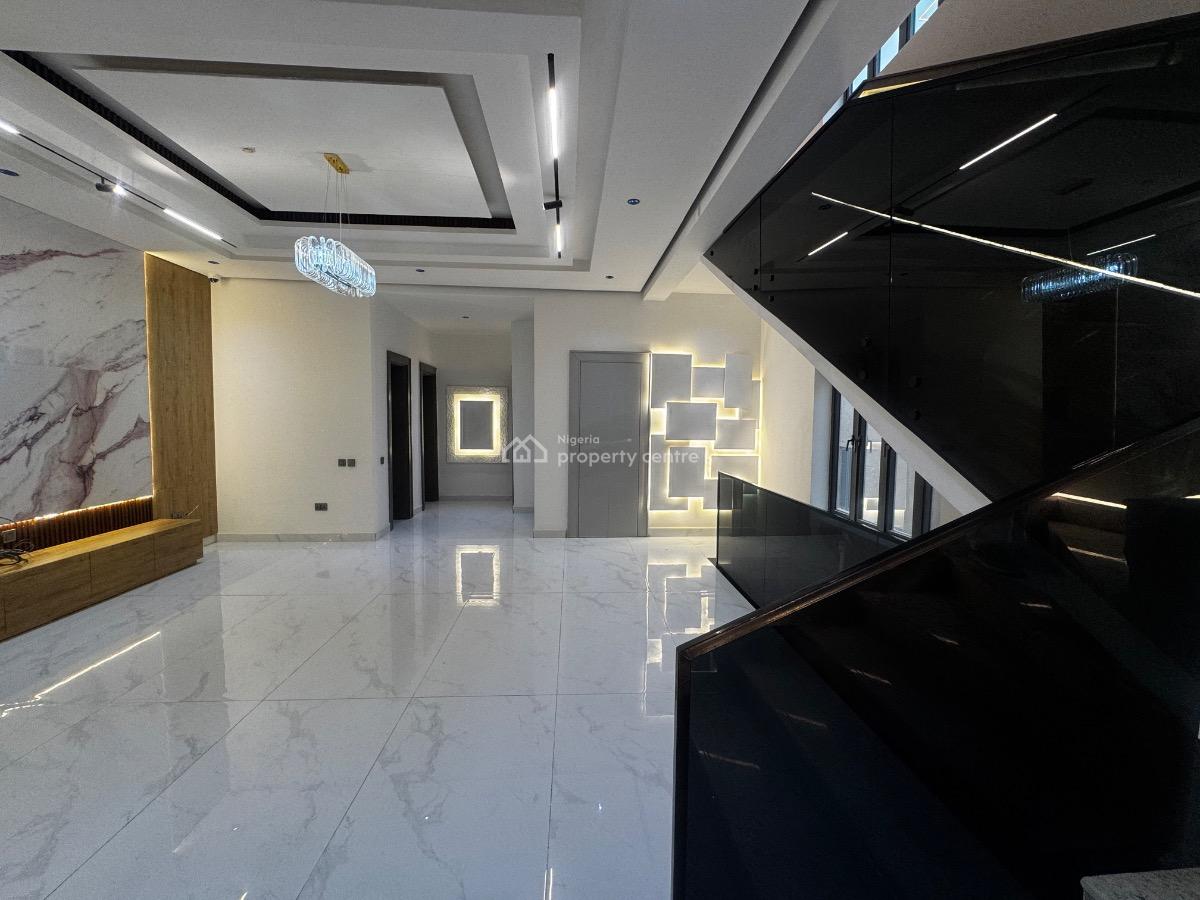 Experience Comfort, Style, and Functionality in This 5 Bedrooms Duple., Utako, Abuja, Terraced Duplex for Sale