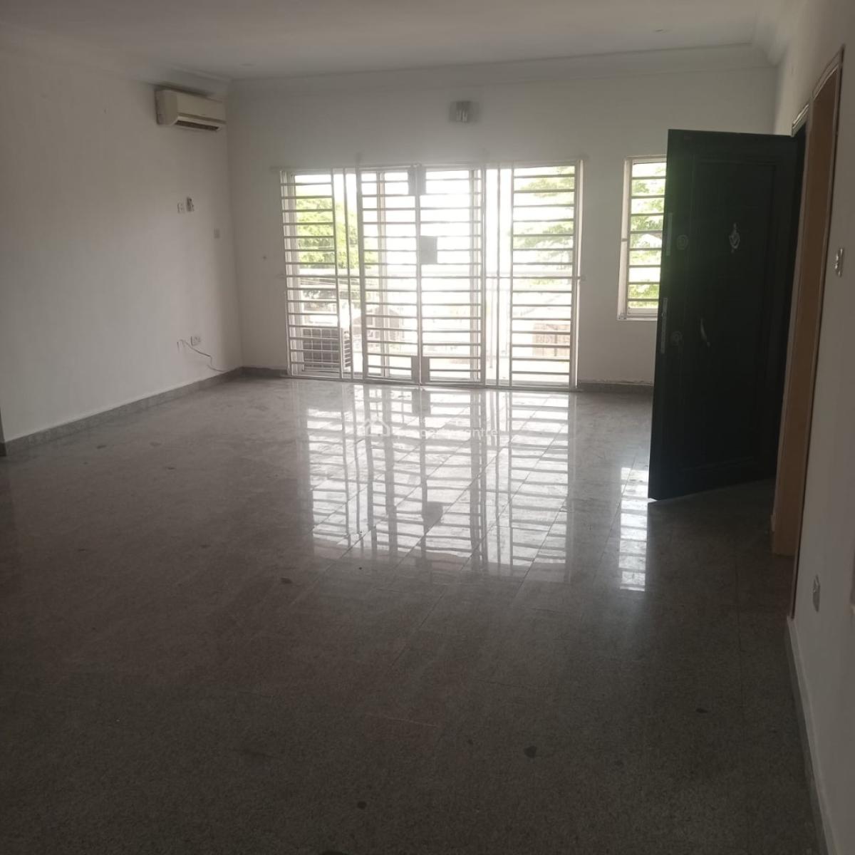 Standard 3 Bedroom Apartment with Bq, Lekki Phase 1, Lekki, Lagos, Flat / Apartment for Rent
