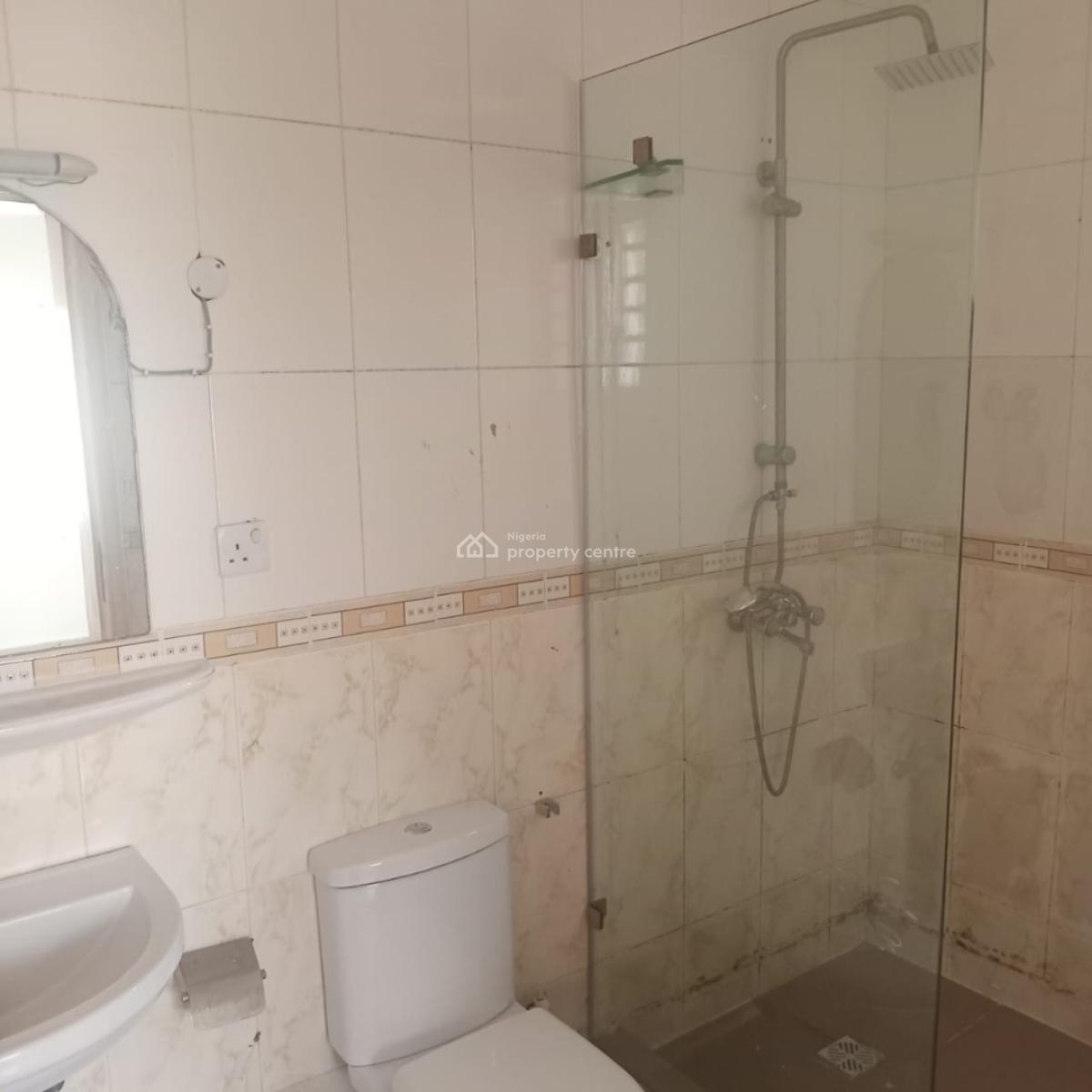 Standard 3 Bedroom Apartment with Bq, Lekki Phase 1, Lekki, Lagos, Flat / Apartment for Rent