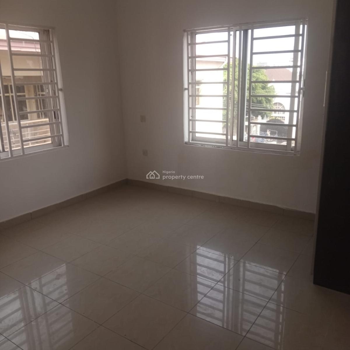 Standard 3 Bedroom Apartment with Bq, Lekki Phase 1, Lekki, Lagos, Flat / Apartment for Rent