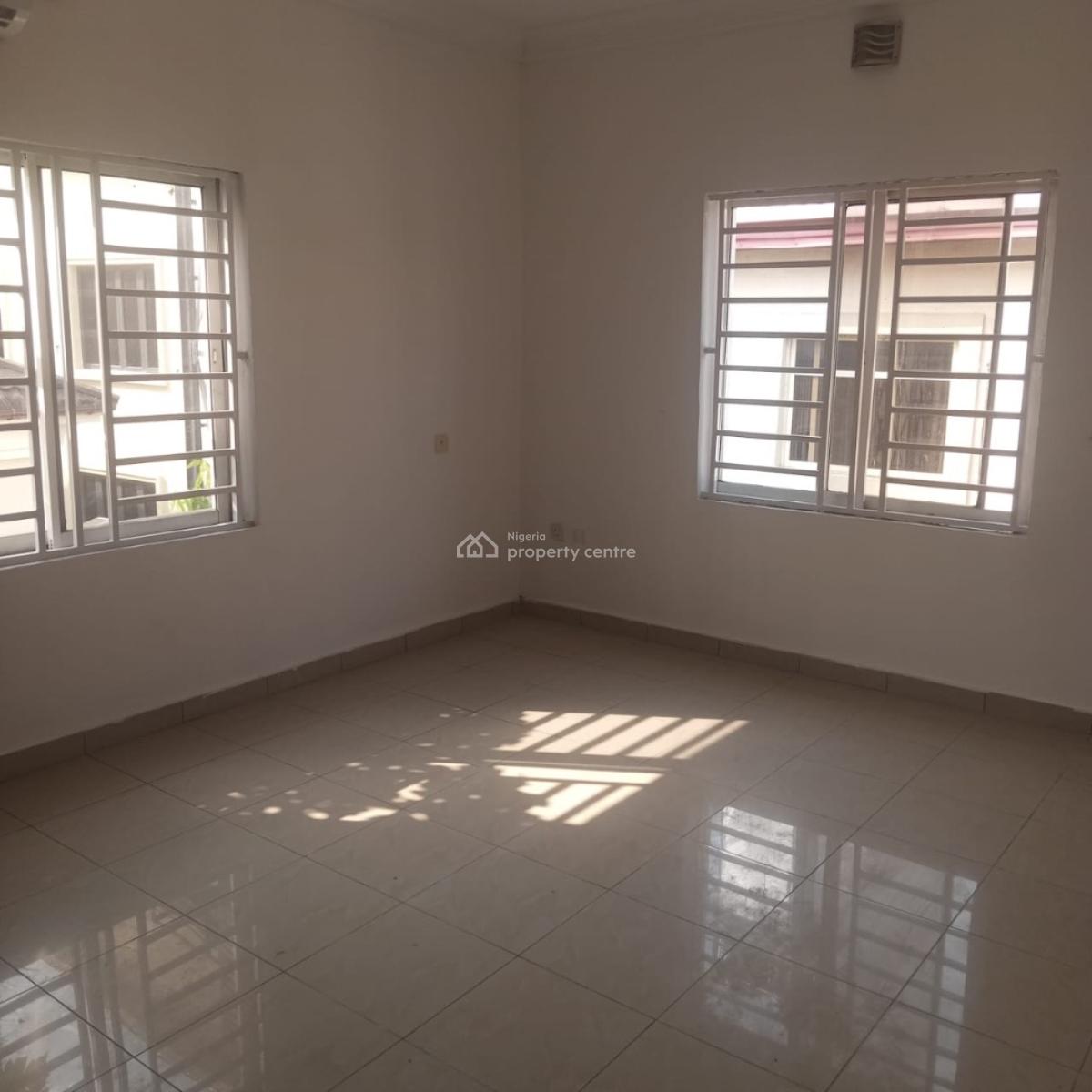 Standard 3 Bedroom Apartment with Bq, Lekki Phase 1, Lekki, Lagos, Flat / Apartment for Rent