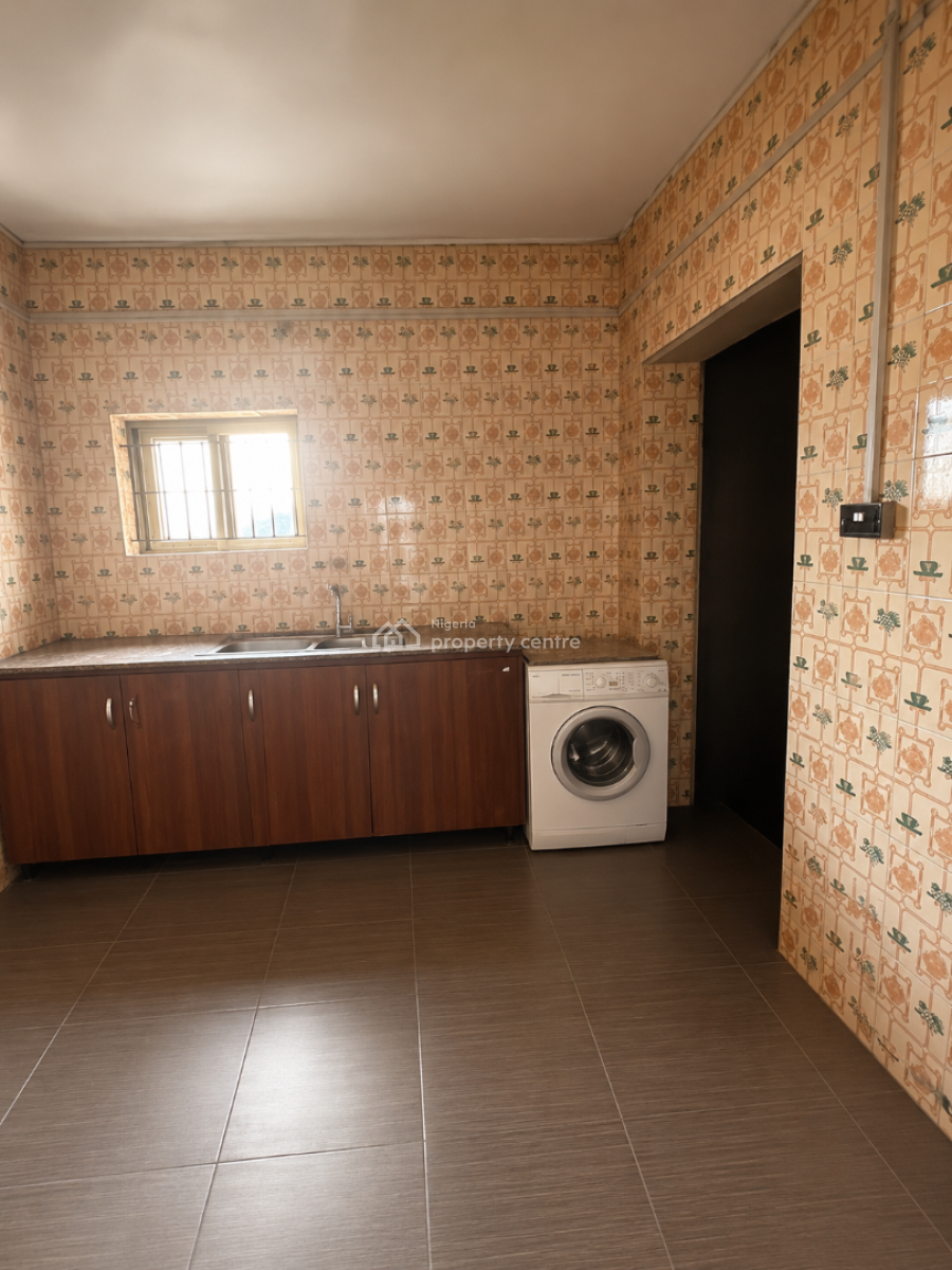a Nice Room in a Shared Apartment, Off Alaguntun, Ilaje, Ajah, Lagos, Self Contain (single Rooms) for Rent