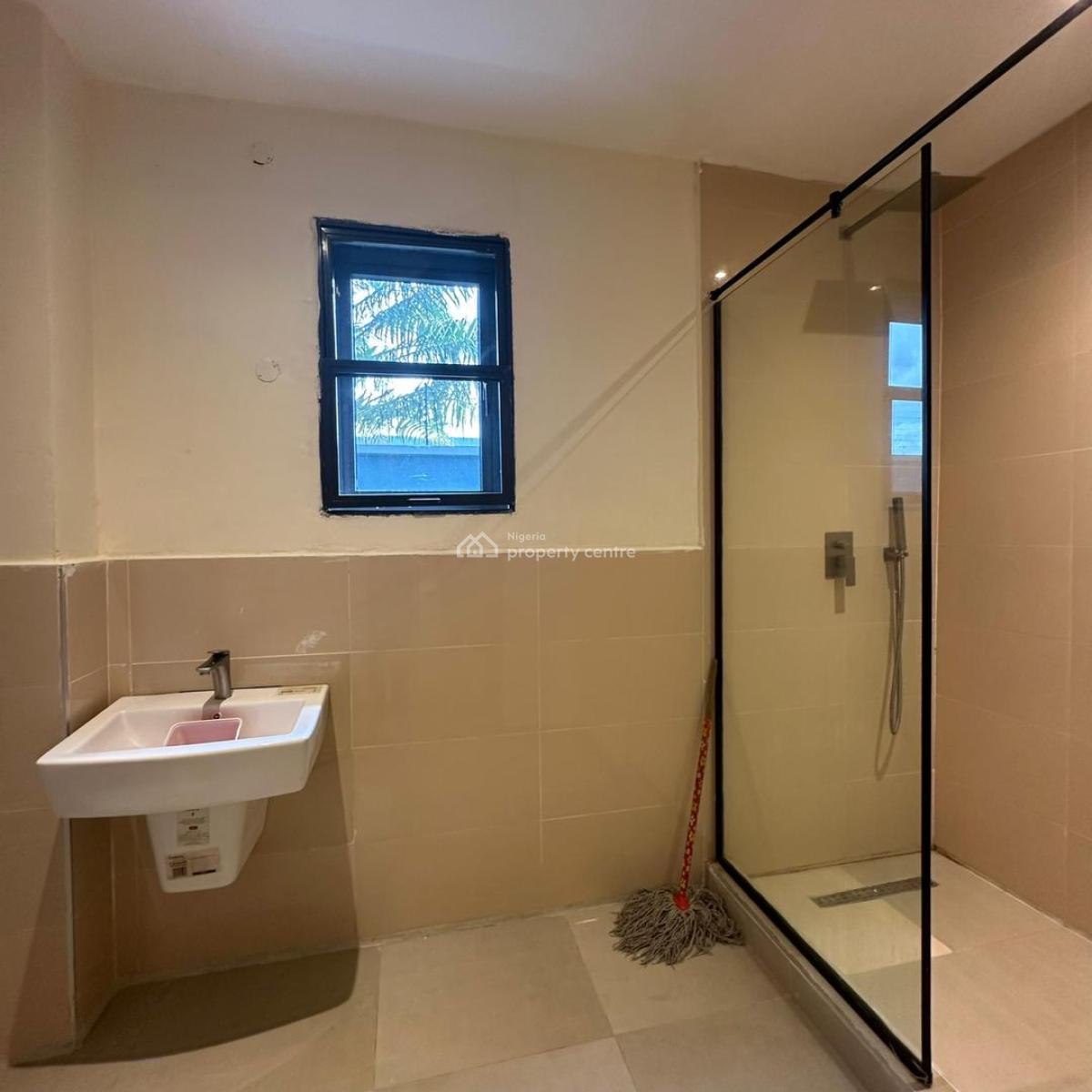 Spacious 2bedroom Luxury Apartment, Lekki Phase 1, Lekki, Lagos, Flat / Apartment for Sale