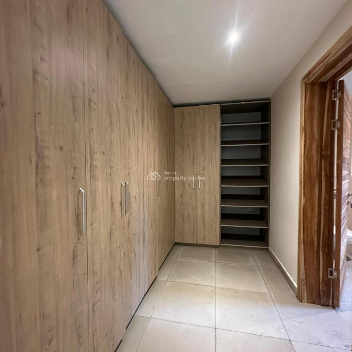 Spacious 2bedroom Luxury Apartment, Lekki Phase 1, Lekki, Lagos, Flat / Apartment for Sale