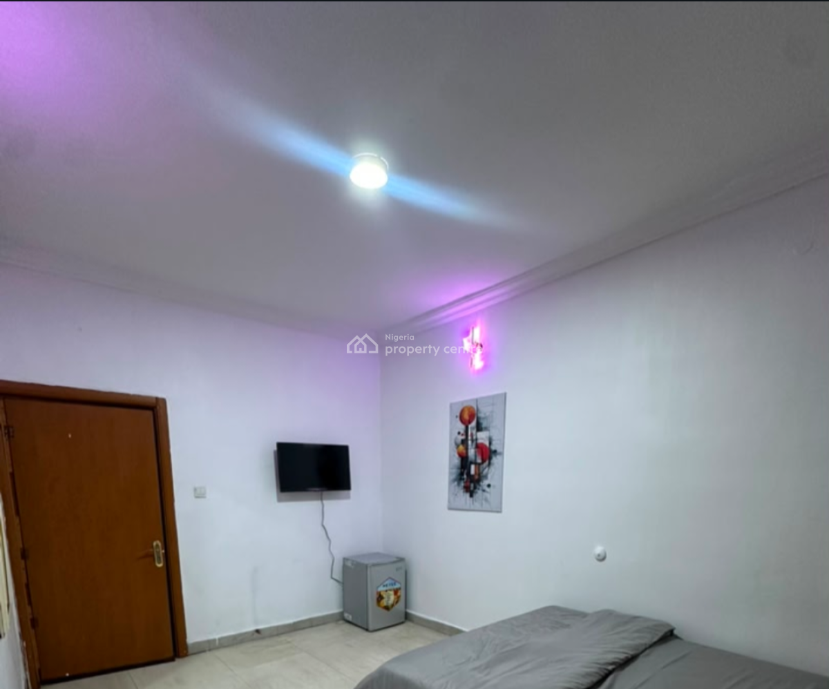 Affordable Yet Cozy Monthly Apartment, Ajiran Mews, Agungi, Lekki, Lagos, Flat / Apartment Short Let