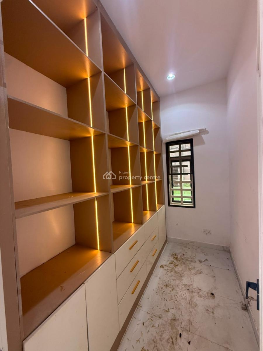 6bedroom Fully Detached Duplex with 2rooms Bq &sitting Rooms, Guzape, Guzape District, Abuja, Detached Duplex for Sale