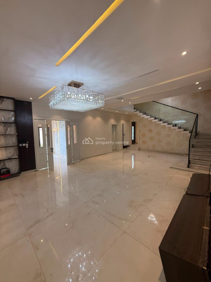 6bedroom Fully Detached Duplex with 2rooms Bq &sitting Rooms, Guzape, Guzape District, Abuja, Detached Duplex for Sale