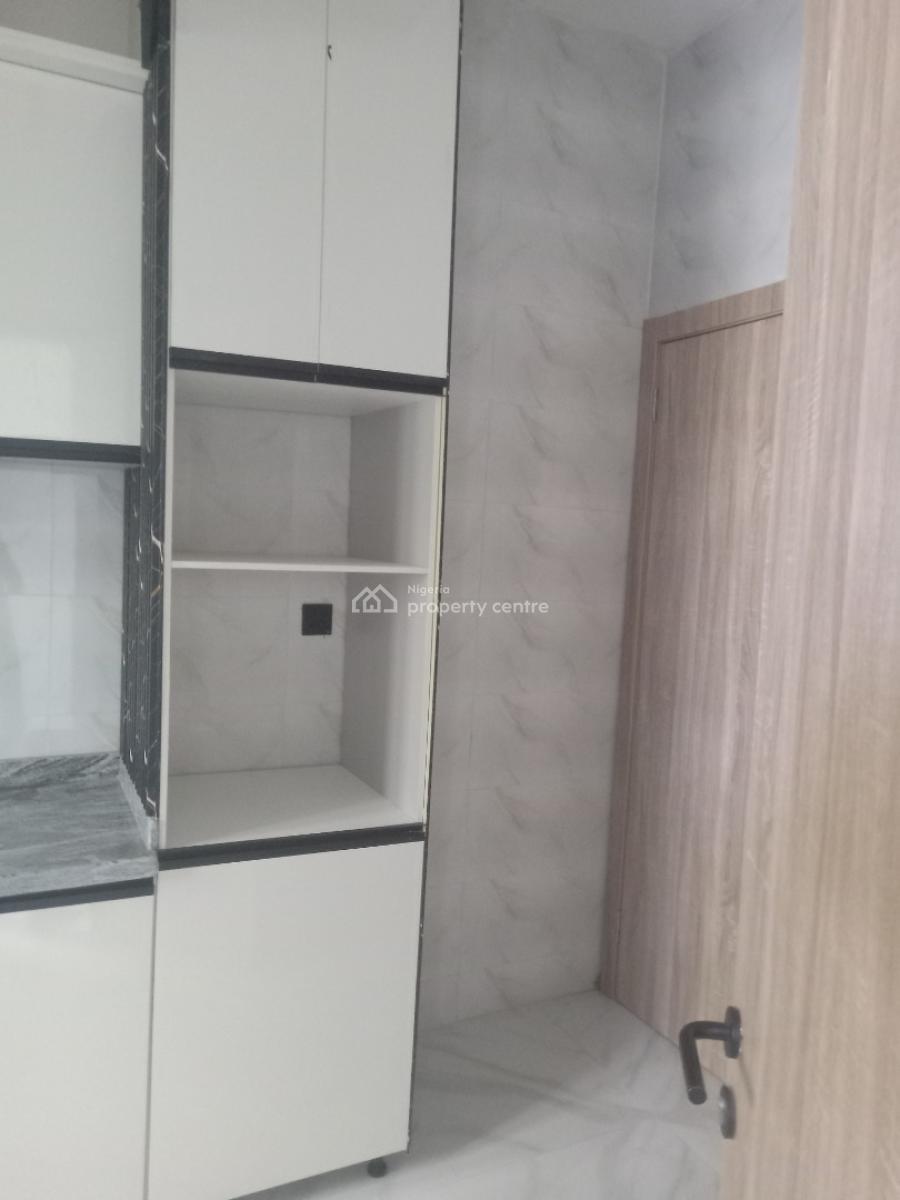 Excellent 2-bedroom Apartment in an Estate in a Serene Environment., Ogonbo, Ogombo, Ajah, Lagos, Flat / Apartment for Sale
