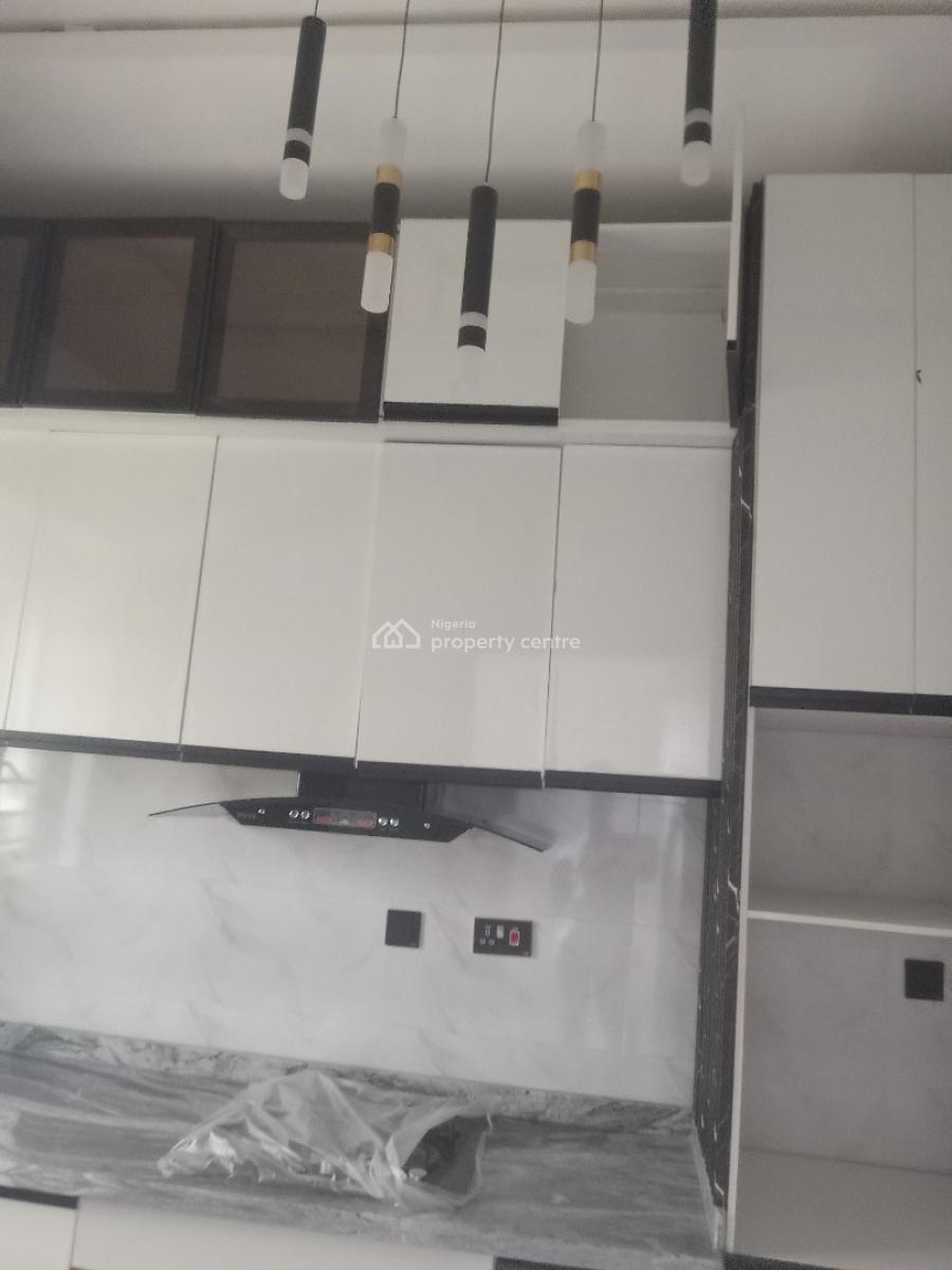 Excellent 2-bedroom Apartment in an Estate in a Serene Environment., Ogonbo, Ogombo, Ajah, Lagos, Flat / Apartment for Sale