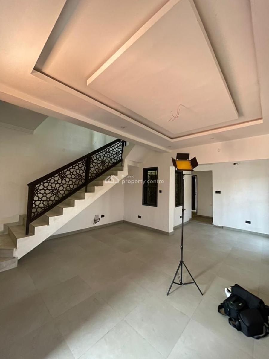 4 Bedroom Semi Detached Duplex, Gra Phase 1, Magodo, Lagos, Semi-detached Duplex for Sale
