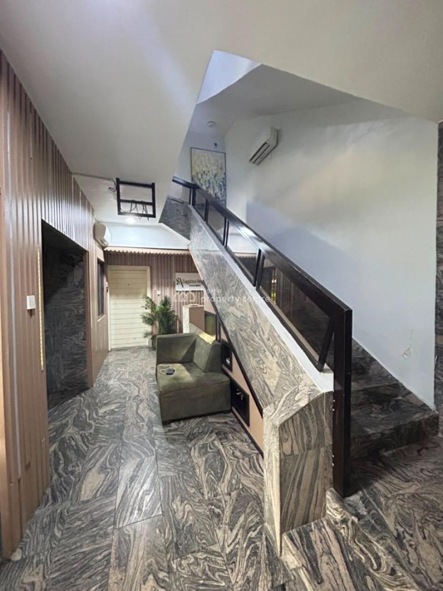 Beautiful 3 Bedroom Apartment with Bq and Swimming Pool, Victoria Island (vi), Lagos, Flat / Apartment for Rent
