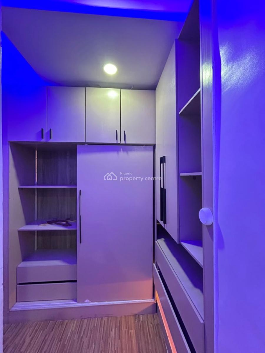 Beautiful 3 Bedroom Apartment with Bq and Swimming Pool, Victoria Island (vi), Lagos, Flat / Apartment for Rent