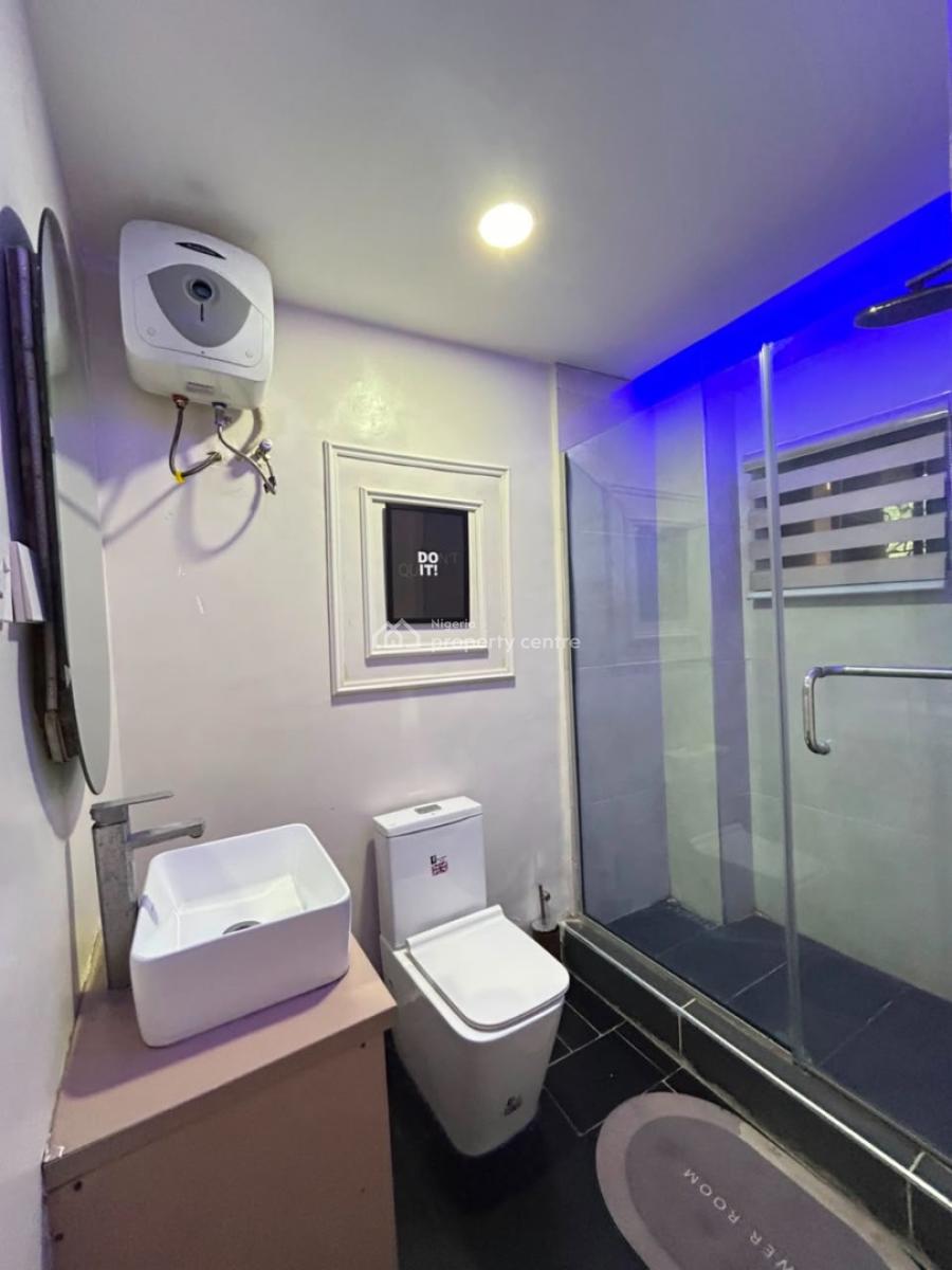 Beautiful 3 Bedroom Apartment with Bq and Swimming Pool, Victoria Island (vi), Lagos, Flat / Apartment for Rent