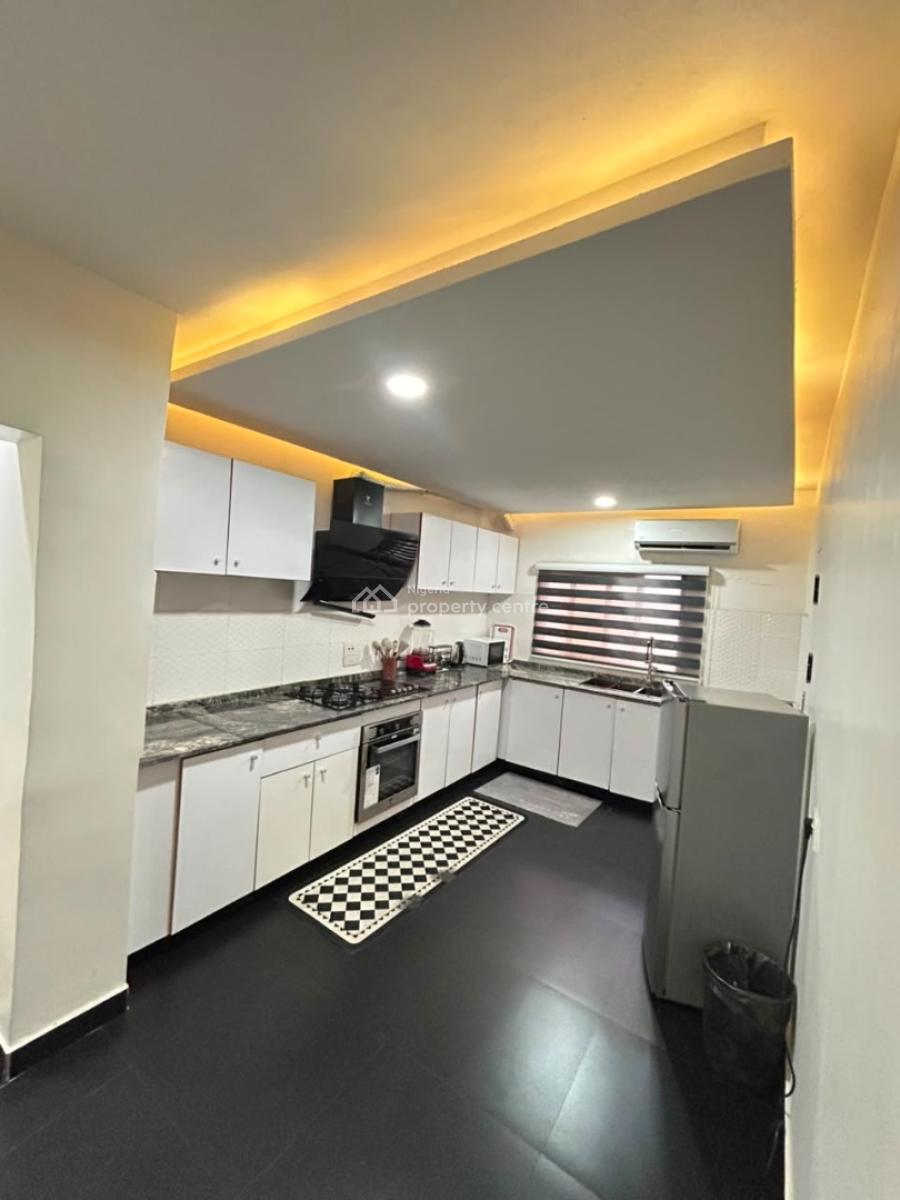 Beautiful 3 Bedroom Apartment with Bq and Swimming Pool, Victoria Island (vi), Lagos, Flat / Apartment for Rent
