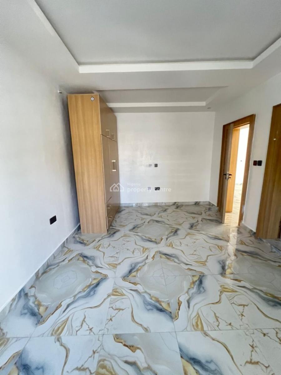 2 Bedroom Flat for Distress, Nee Road Adjacent Chevron, Lekki Expressway, Lekki, Lagos, Block of Flats for Sale