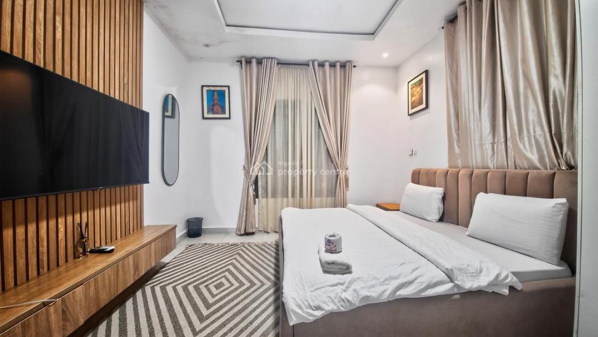 2bedroom with Rooftop Swimming Pool X Gym, Off Admiralty Way, Lekki Phase 1, Lekki, Lagos, Flat / Apartment Short Let