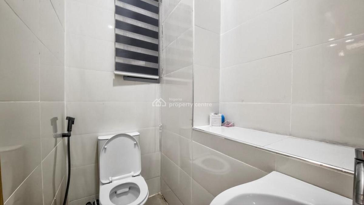 2bedroom with Rooftop Swimming Pool X Gym, Off Admiralty Way, Lekki Phase 1, Lekki, Lagos, Flat / Apartment Short Let