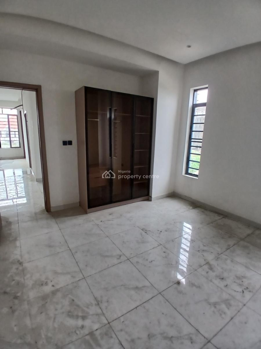 2, Lekki Phase 1, Lekki, Lagos, Flat / Apartment for Rent