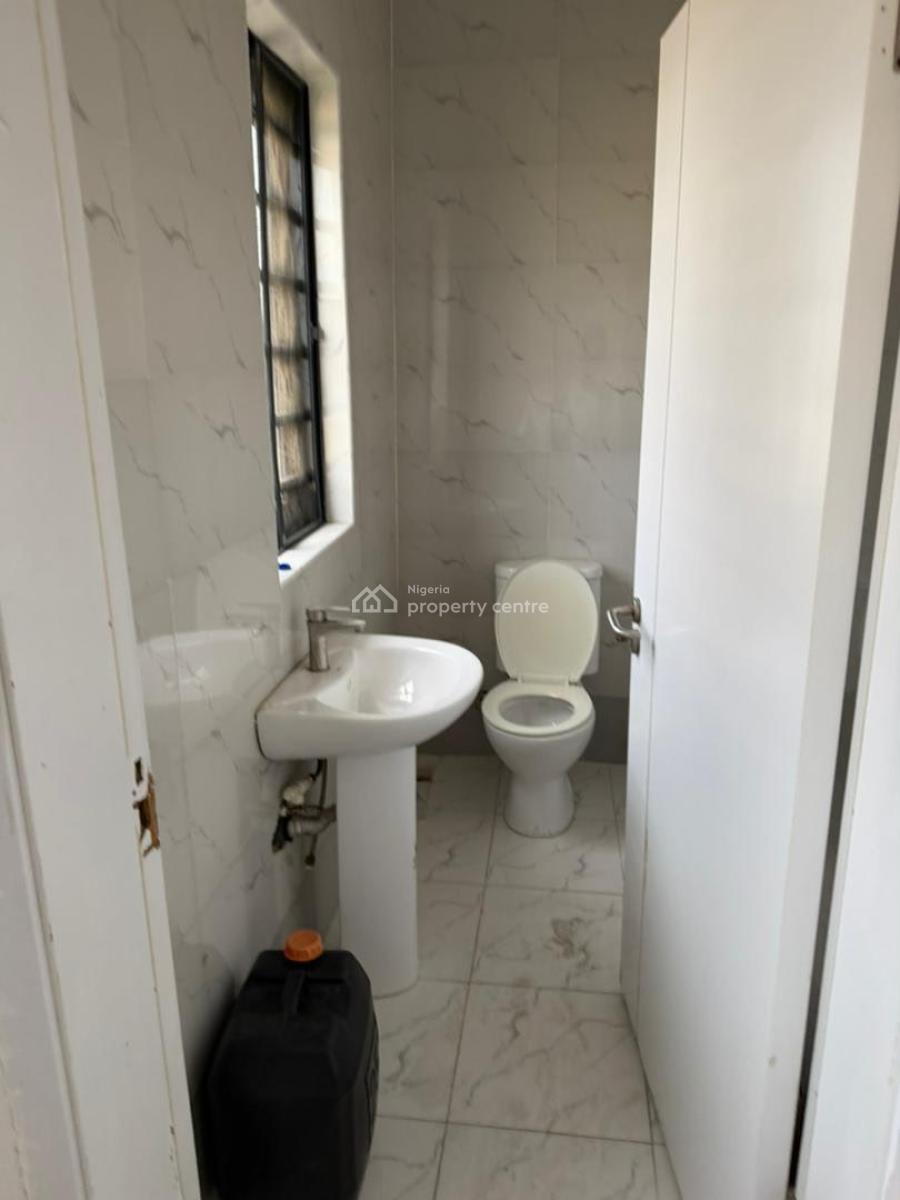 Executive 2 Bedroom Apartment with All Room Ensuit, Lekki Conservation By Second Toll Gate Lekki., Lekki Phase 2, Lekki, Lagos, Flat / Apartment for Rent