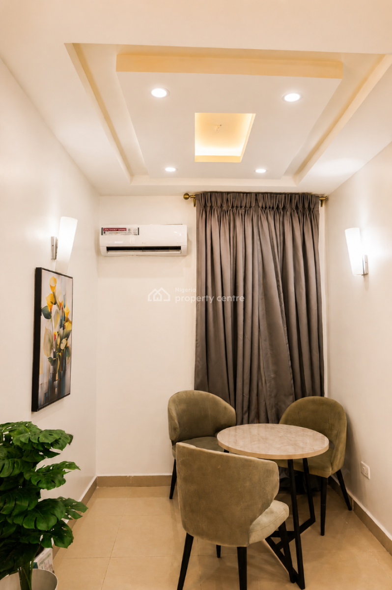 Exquisite 2-bedroom Apartment, Akinwunmi Ajibola Street, Gaduwa District, Abuja, Gaduwa, Abuja, Flat / Apartment Short Let
