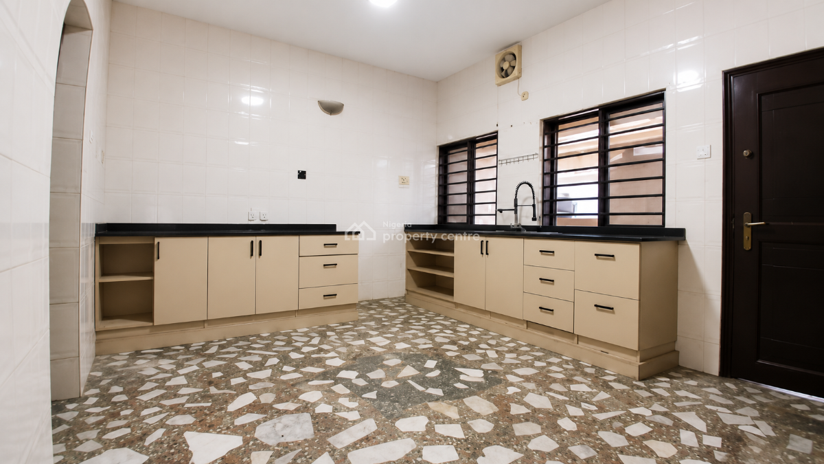 Commercial Property for Lease, Lekki Phase 1, Lekki, Lagos, Commercial Property for Rent