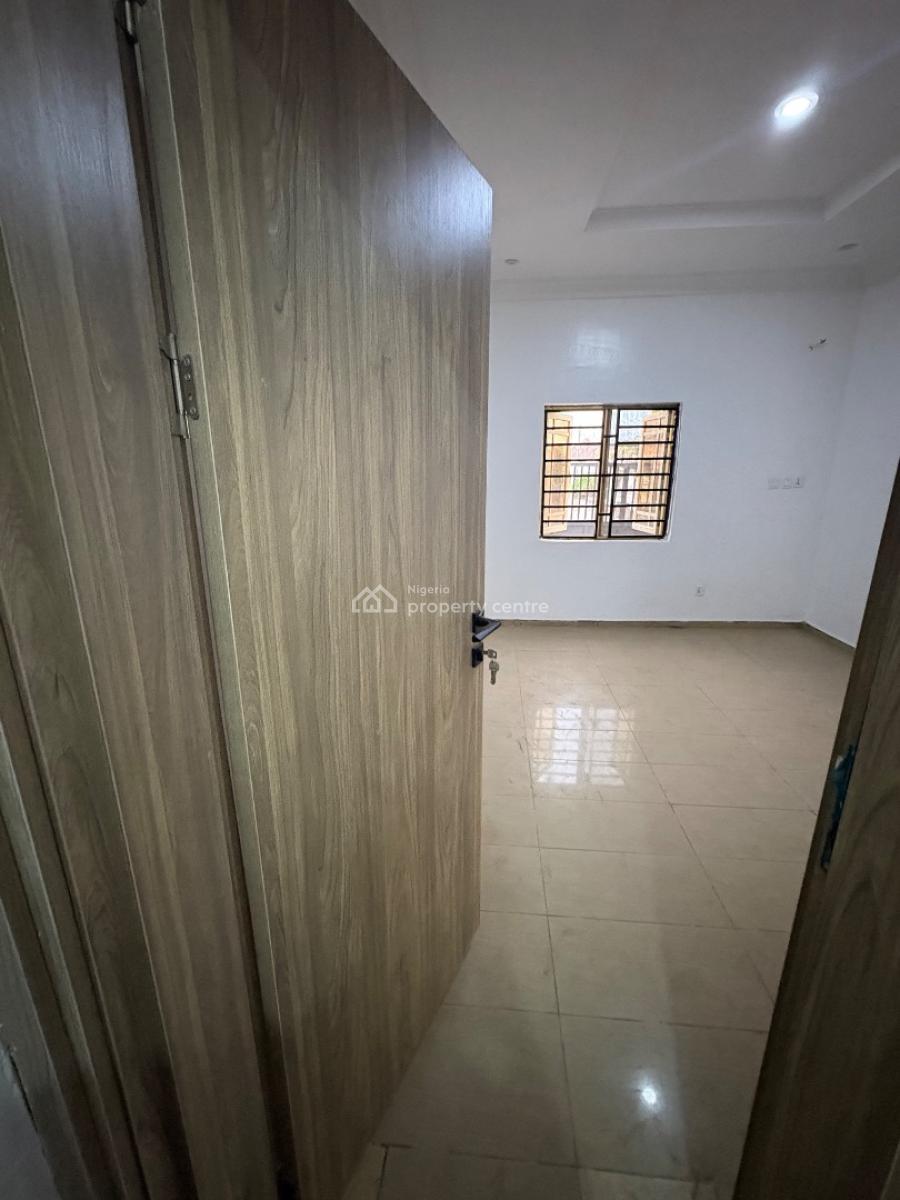Standard 2-bedroom Bungalow, Von Axis, Lugbe District, Abuja, Semi-detached Bungalow for Rent