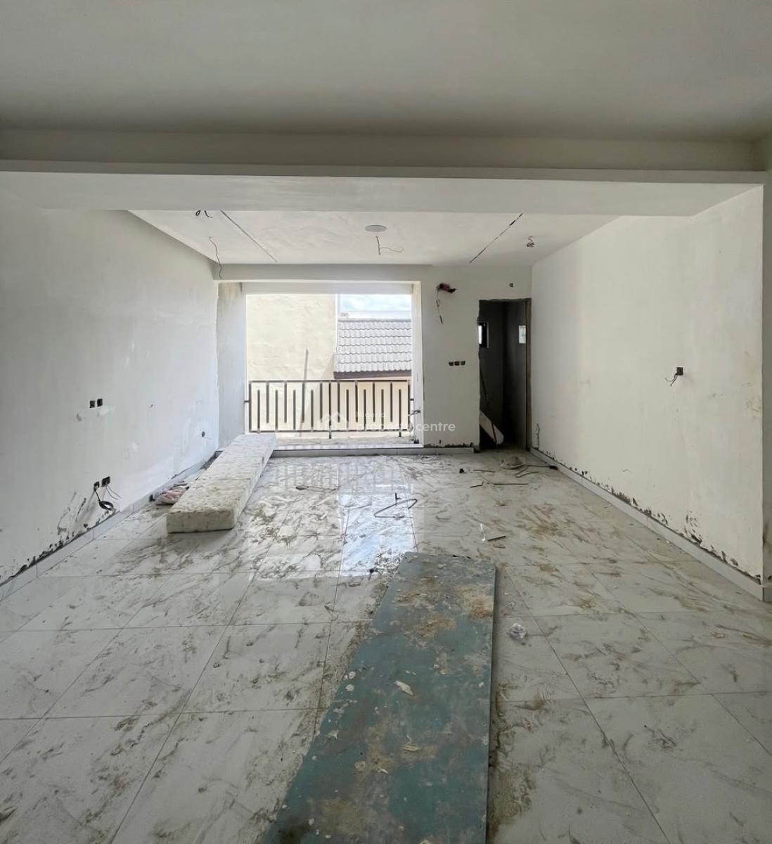Lovely 2 Bedroom Apartment with Bq, Lekki Phase 1, Lekki Phase 1, Lekki, Lagos, Block of Flats for Sale
