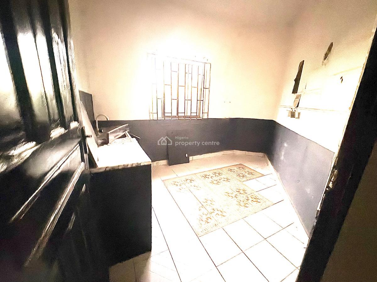 Newly Moved Out 1 Bedroom Flat, Wuse 2, Abuja, Flat / Apartment for Rent
