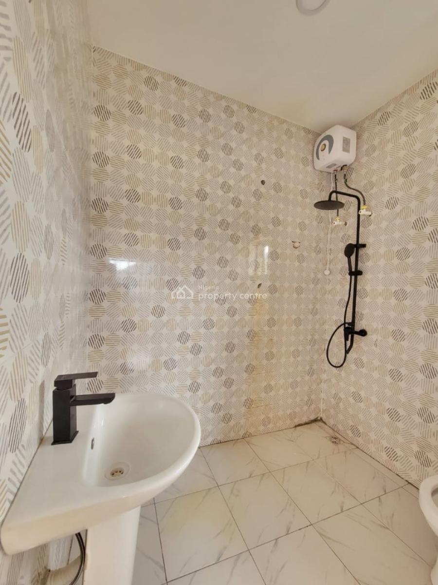 Spacious and Sharp 3 Bedroom Apartment, Mobil Road, Ajah, Lagos, Flat / Apartment for Sale