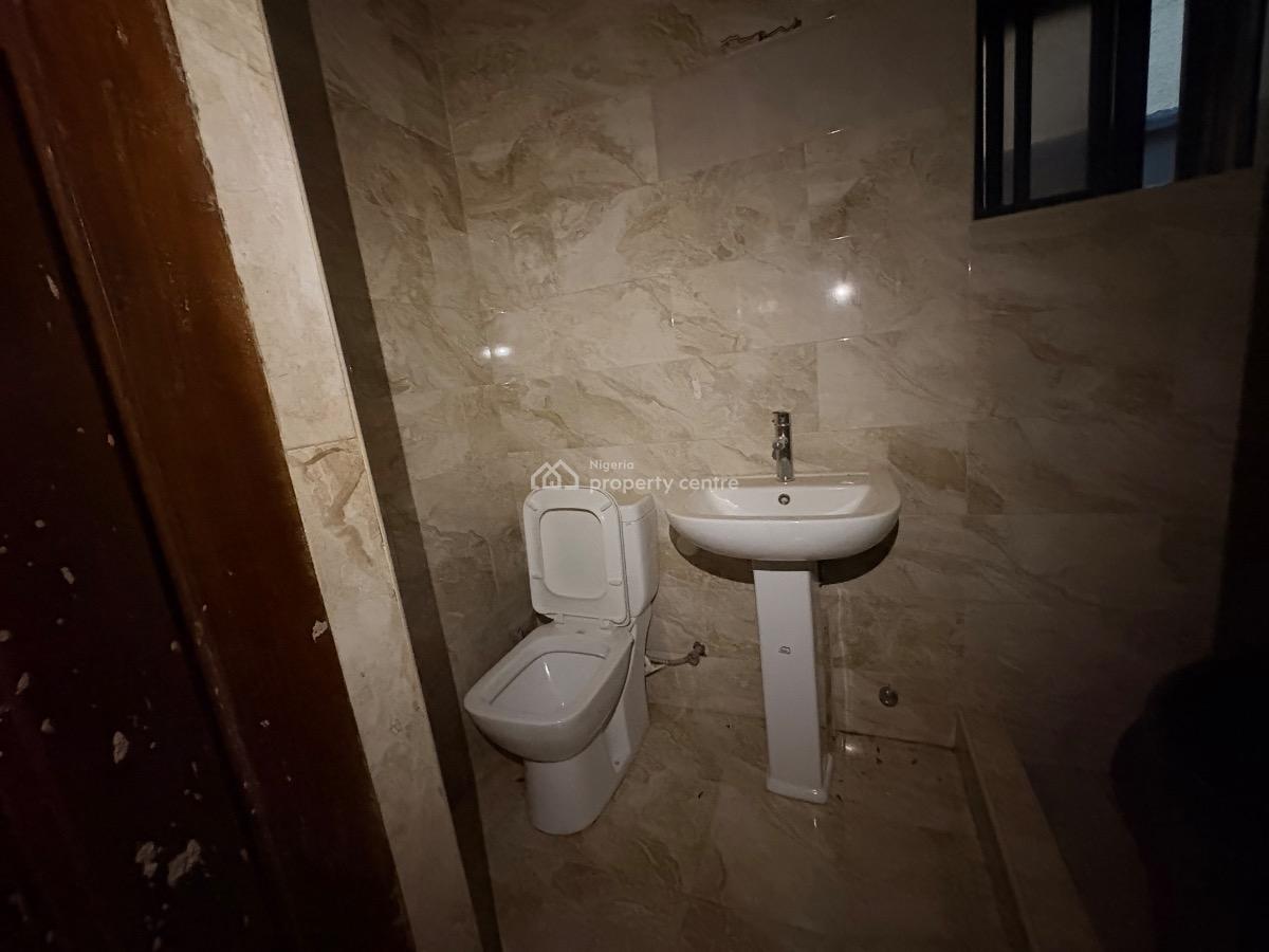 Neatly Renovated 2 Bedroom Flat, Wuse 2, Abuja, Flat / Apartment for Rent