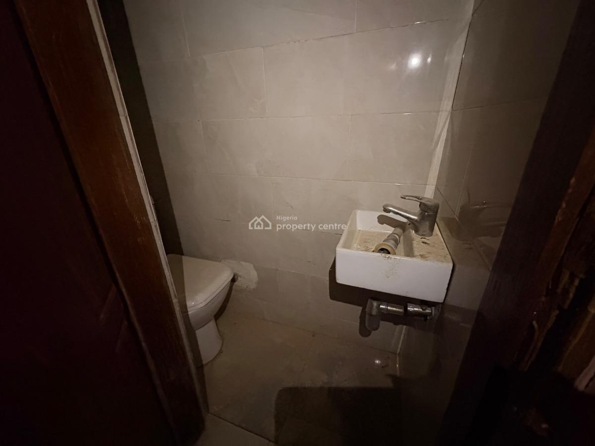 Neatly Renovated 2 Bedroom Flat, Wuse 2, Abuja, Flat / Apartment for Rent