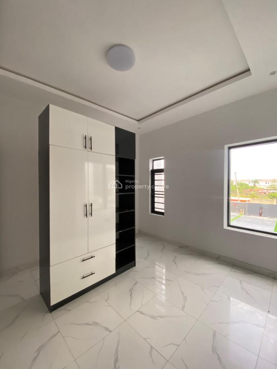 Well-built 2 Bedroom Apartment with Swimming Pool & Gym, Ajah, Lagos, Flat / Apartment for Sale