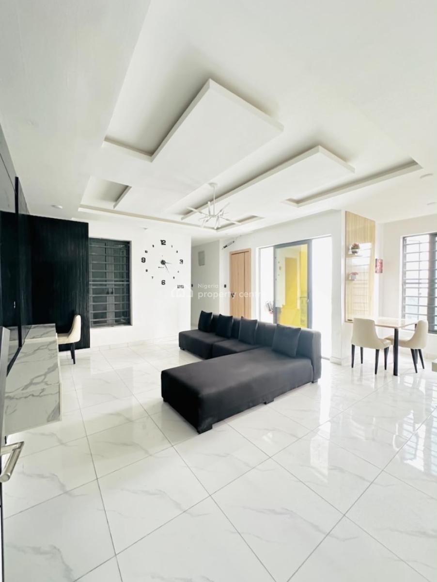 Distress 2bedroom Flat, Ologolo, Ologolo, Lekki, Lagos, Flat / Apartment for Sale