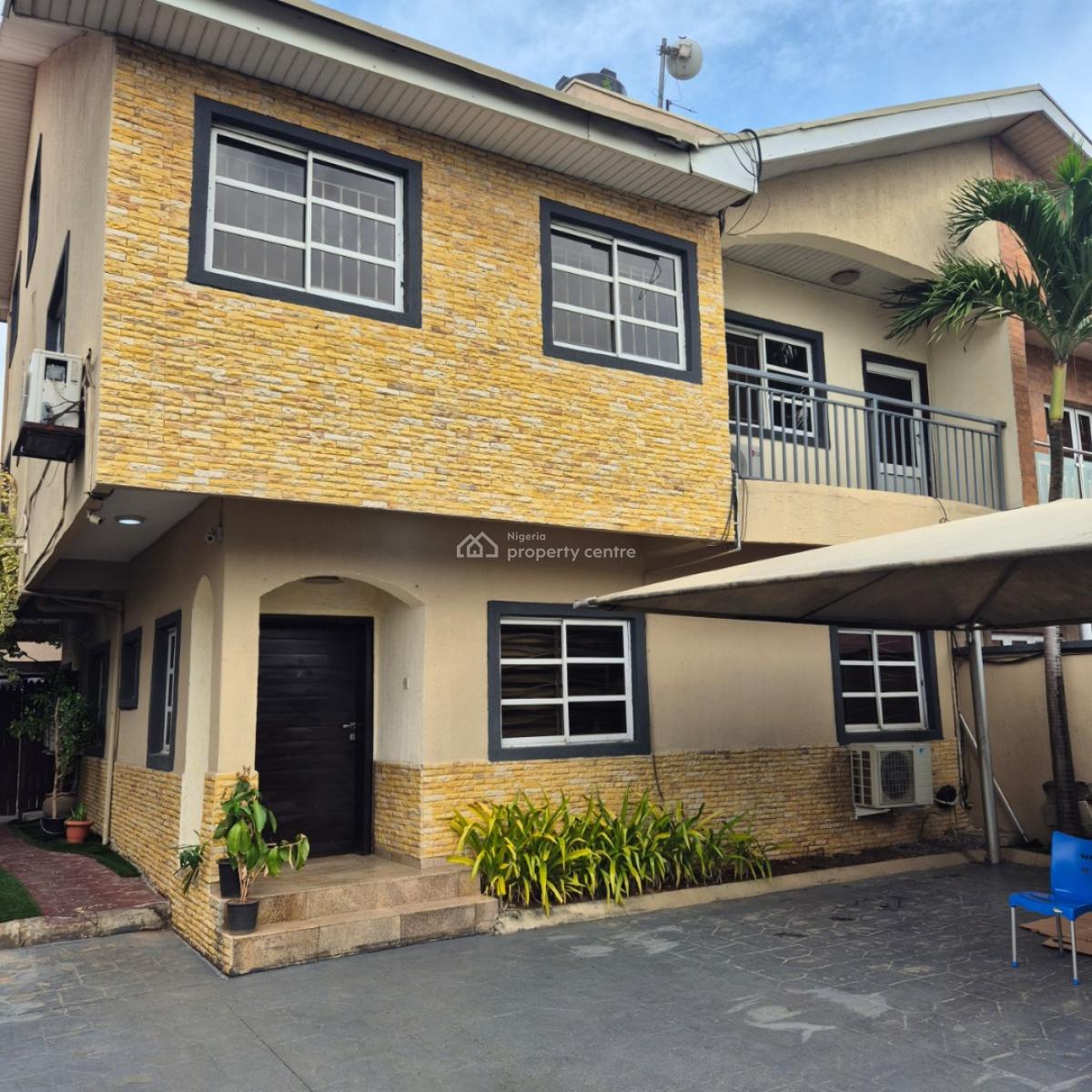 4 Bedroom Semi-detached House with 1-room Bq, Off Chris Madueke, Lekki Phase 1, Lekki, Lagos, Semi-detached Duplex for Rent