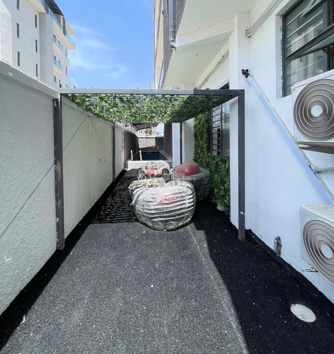 Lovely 3 Bedroom Apartment with Bq, Lekki Phase 1, Lekki Phase 1, Lekki, Lagos, Block of Flats for Sale
