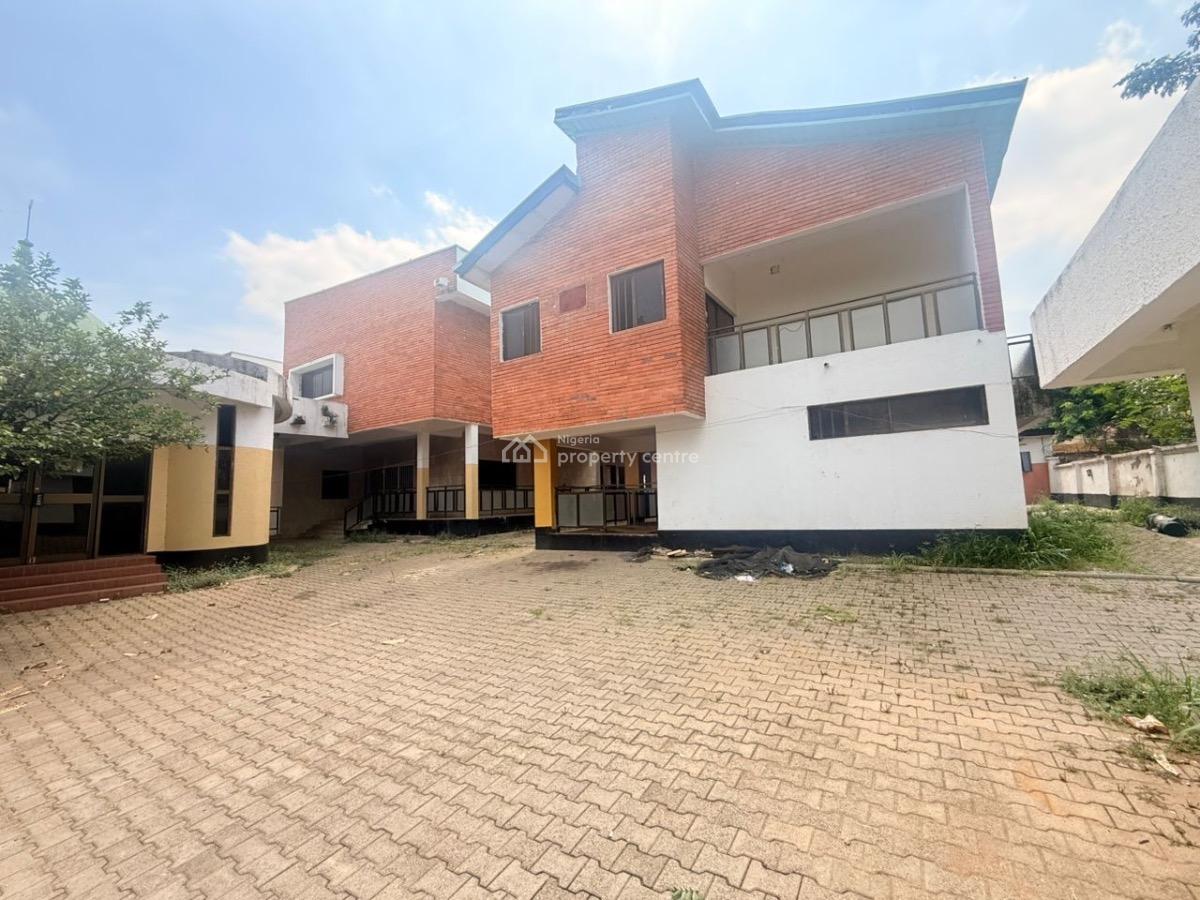 Old Duplex in Asodrive (2,100sqm), Asokoro District, Abuja, Detached Duplex for Sale