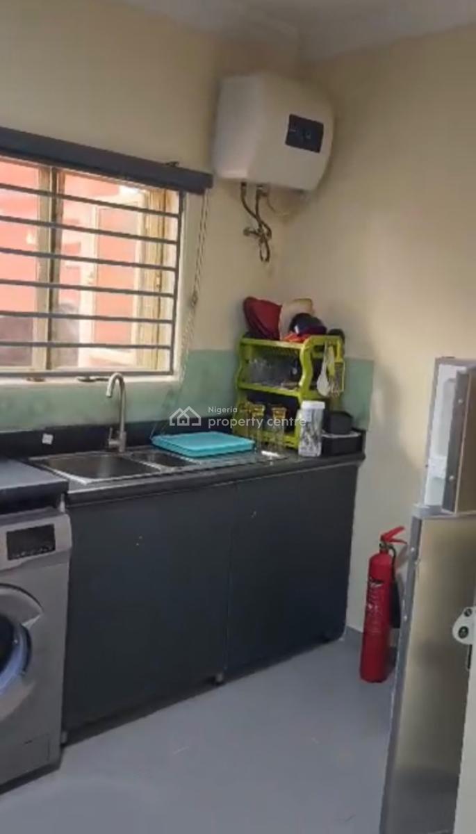 Unfurnished/furnished 3 Bedroom Available, Lekki Phase 1, Lekki, Lagos, Flat / Apartment for Rent