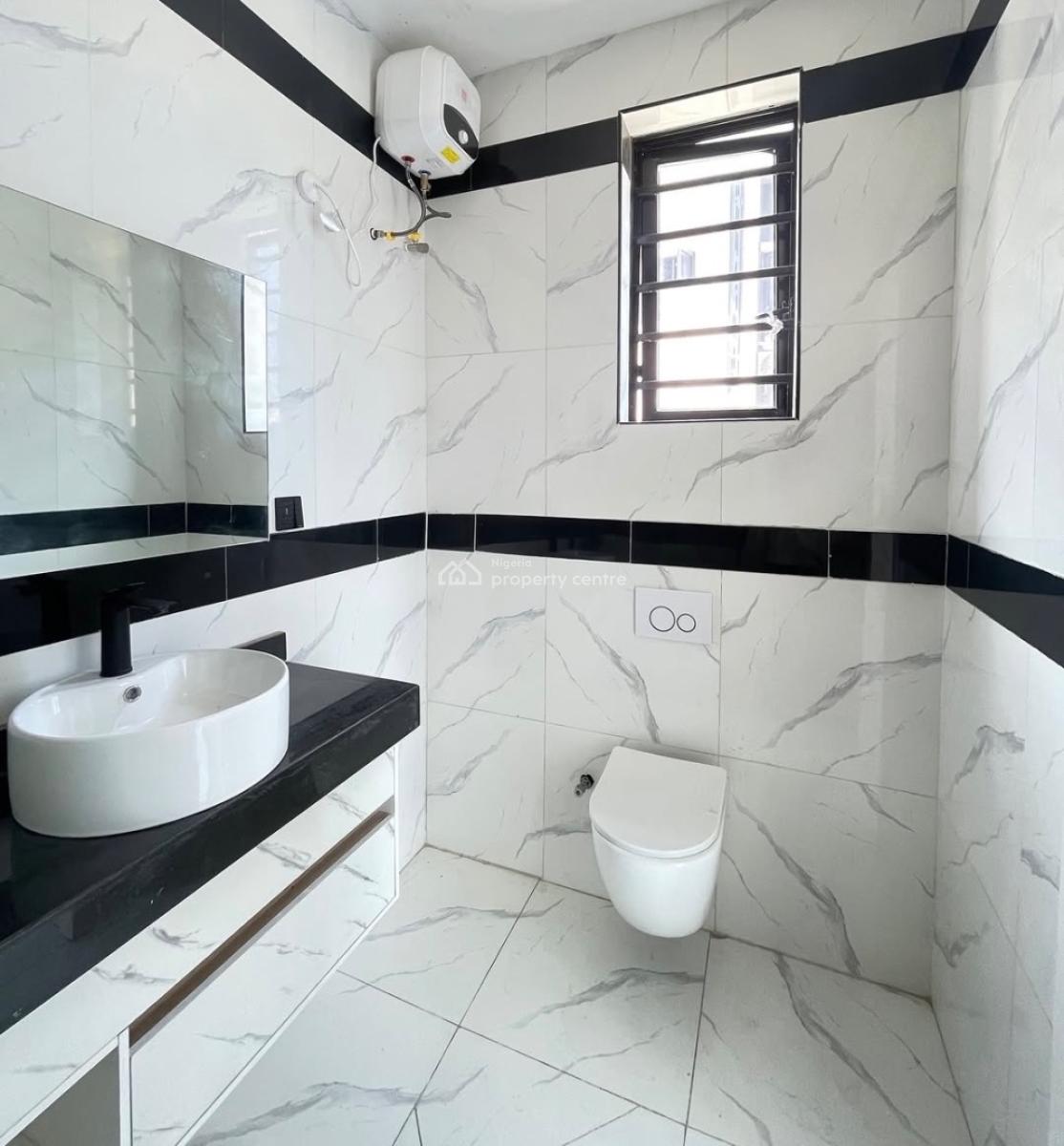 Lovely 2 Bedroom Apartment with Bq, Lekki Phase 1, Lekki Phase 1, Lekki, Lagos, Block of Flats for Sale